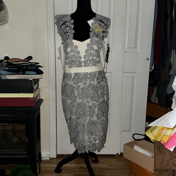 Paper Dolls London - Picture 1 of 4